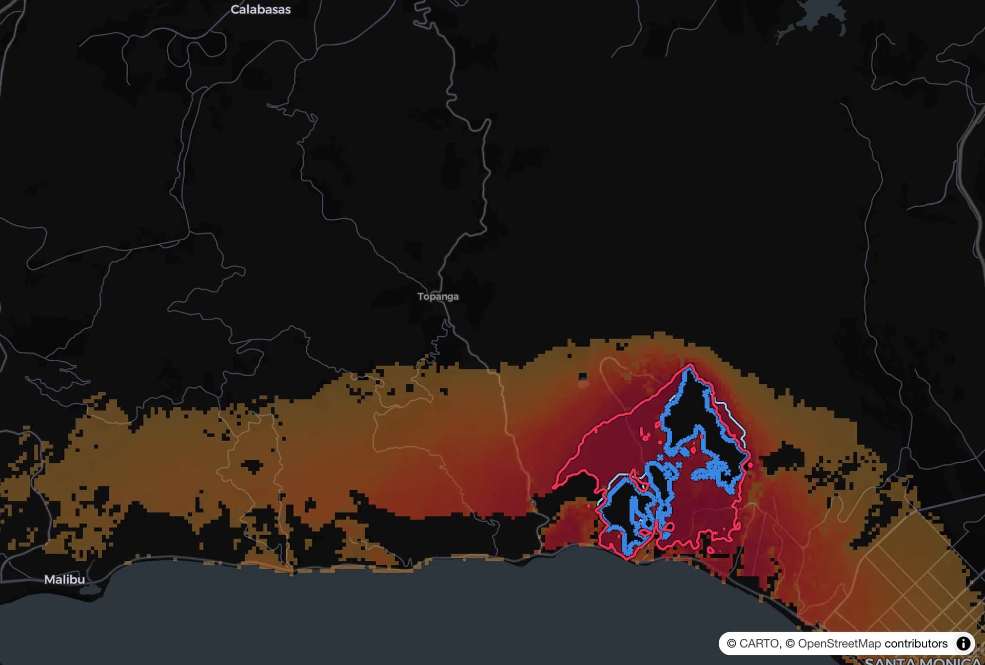 Forecast in the first hours: a red predicted fire line around the young fire in blue, with the danger zone spreading west along the coast